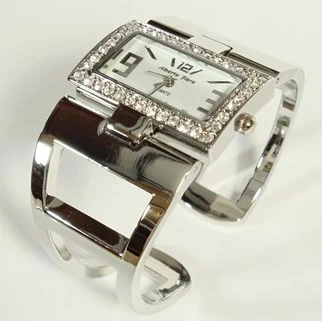 Montre bracelet femme Alberto Fioro,  argentée et strass -70% – photo 2